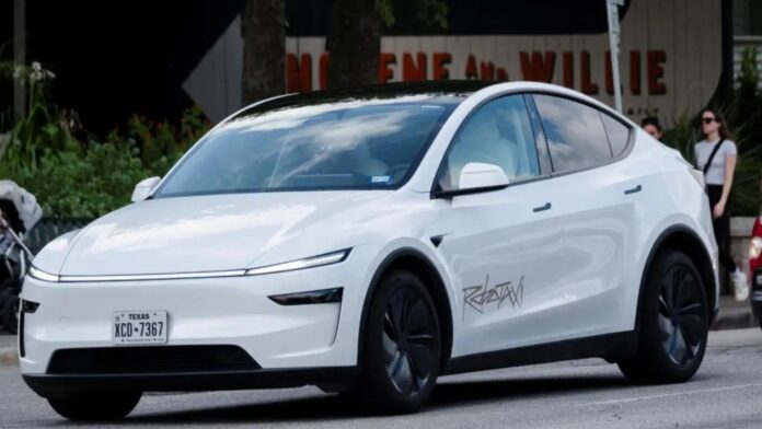 Tesla lanzó su aplicación de robotaxi para el público general