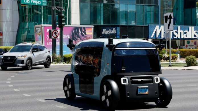 Zoox activa servicio gratuito de robotaxis en Las Vegas