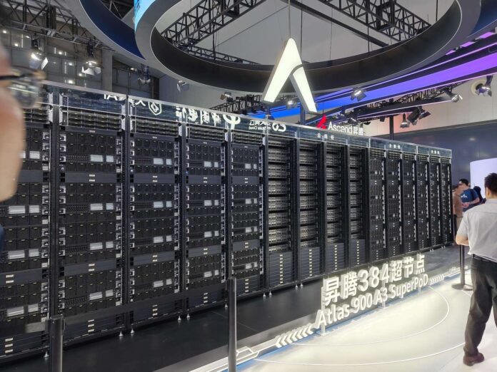 Infraestructura de IA en la nube de Huawei puede conectar 15 mil chips como un solo sistema