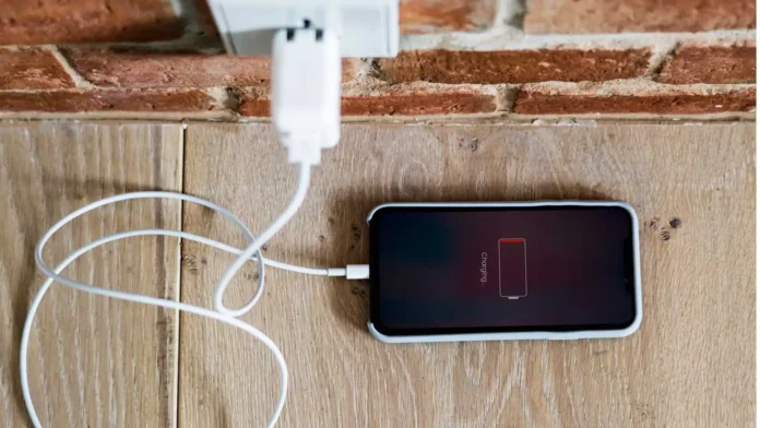 cargar teléfono noche